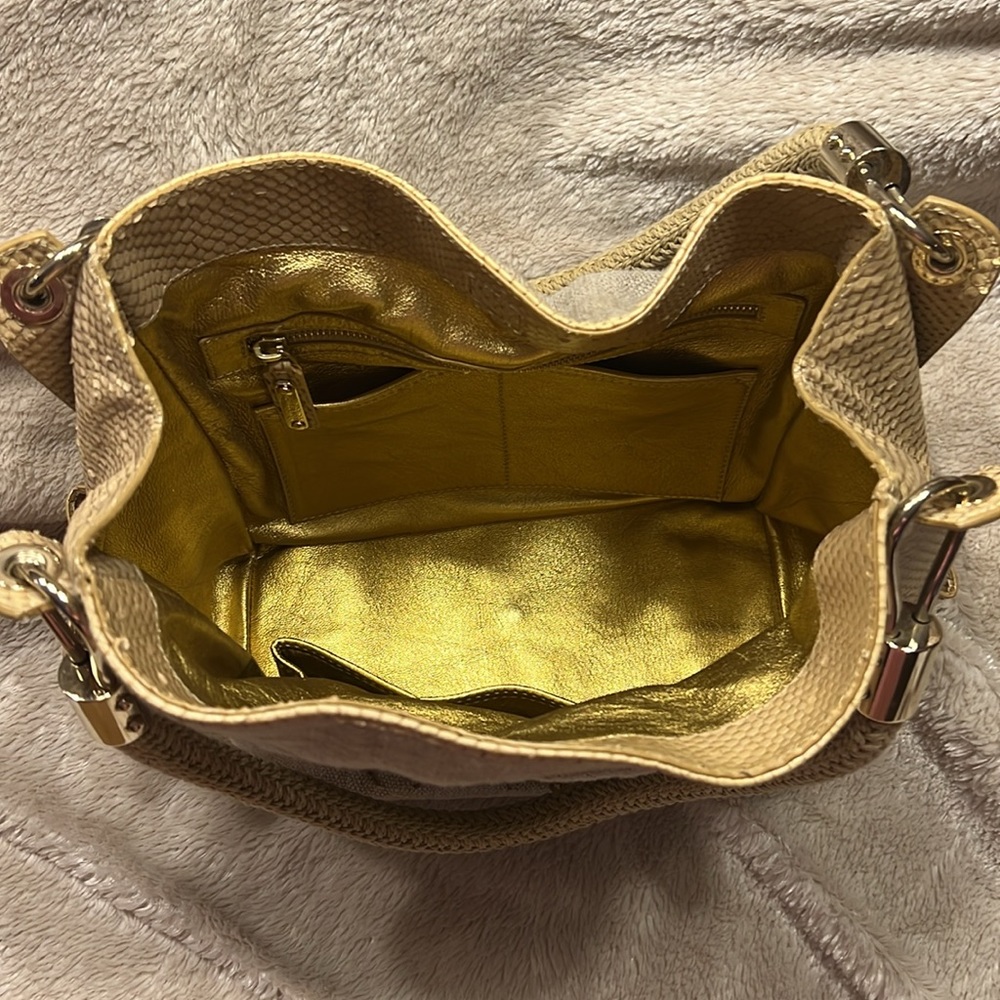 MICHAEL KORS SKORPIOS SHOPPER *Rare find - Picture 9 of 17